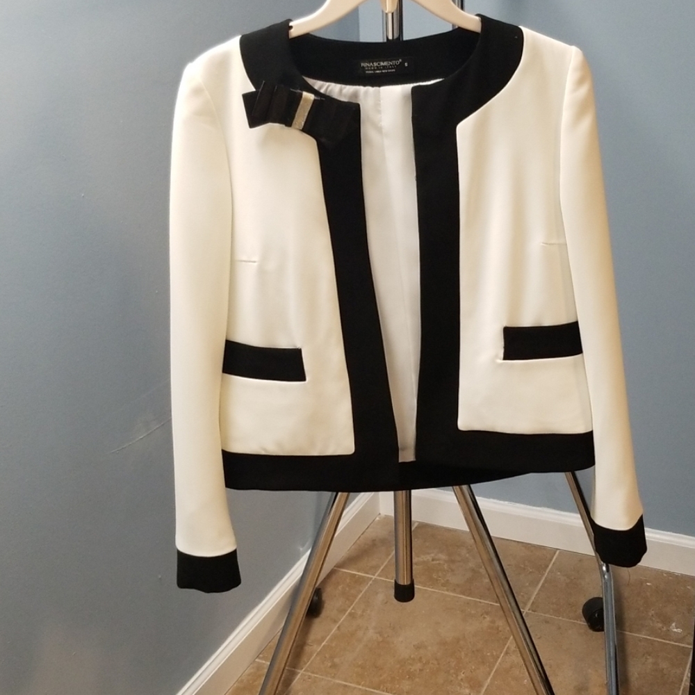 Blazer/ suit jacket